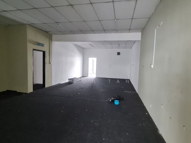 Shop for Rent in Taman Puncak Jalil (Seri Kembangan) - Jason Tan - Interior - PropertyGuru.com.my