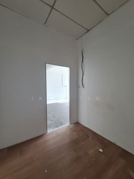 Shop for Rent in Taman Puncak Jalil (Seri Kembangan) - Jason Tan - Interior - PropertyGuru.com.my