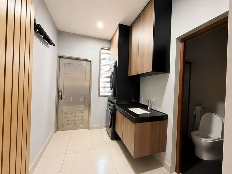 2.5-storey Terraced House for Sale in Taman Sutera Utama (Skudai) - James Lim - Bathroom - PropertyGuru.com.my