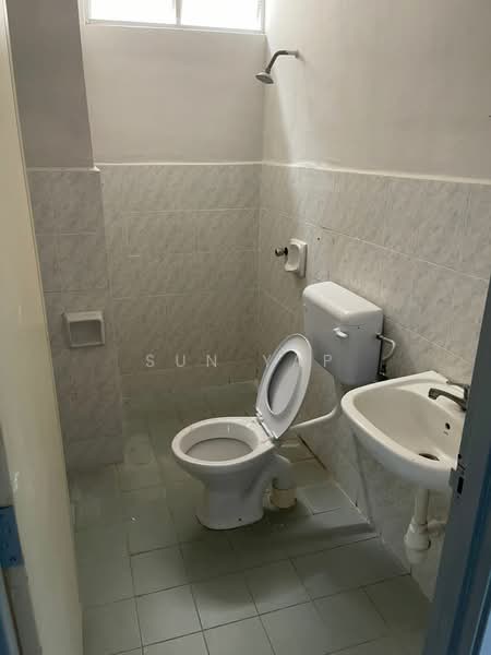 Apartment for Rent at Idaman Senibong - Sun Yap - Bathroom - PropertyGuru.com.my