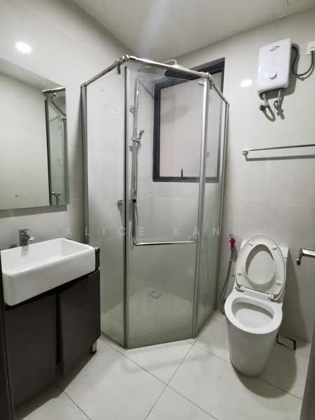 Kondominium untuk Disewa di Bay Point @ Country Garden Danga Bay - Alice Kang - Bathroom - PropertyGuru.com.my