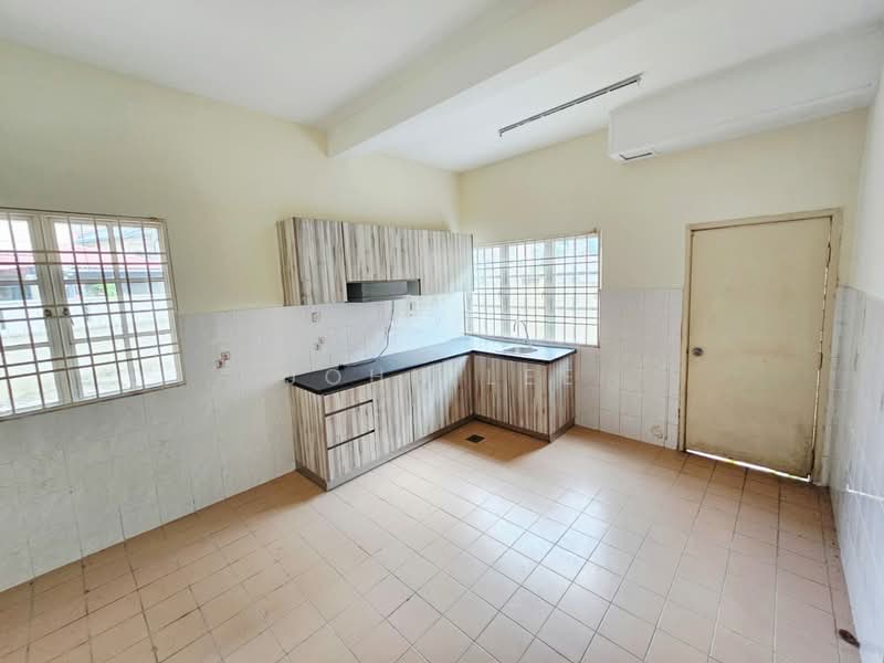 2.5-storey Terraced House for Sale in Bandar Puteri Puchong (Puchong) - John Lee - Kitchen - PropertyGuru.com.my