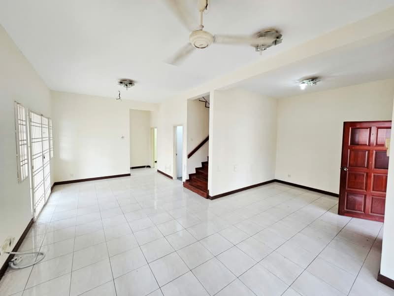 2.5-storey Terraced House for Sale in Bandar Puteri Puchong (Puchong) - John Lee - Living Room - PropertyGuru.com.my