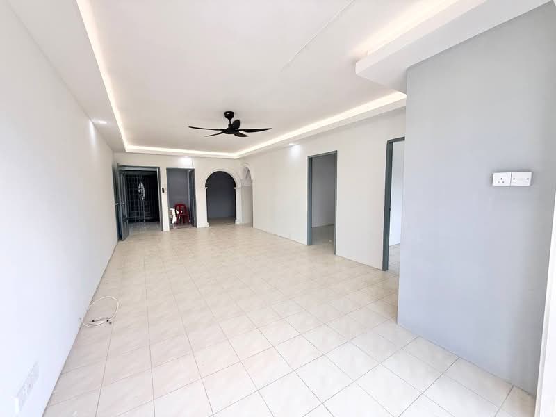 Apartment for Sale at Lakeview Apartments - Azmi . - PropertyGuru.com.my