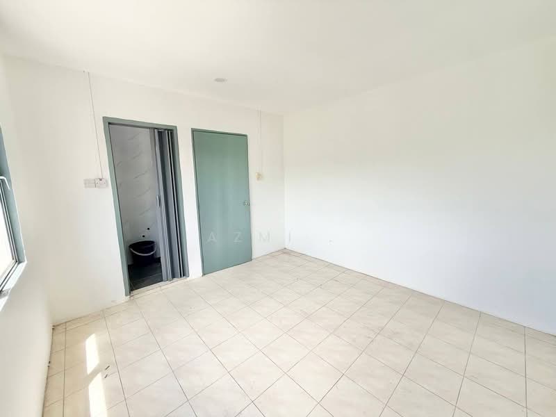 Apartment for Sale at Lakeview Apartments - Azmi . - PropertyGuru.com.my