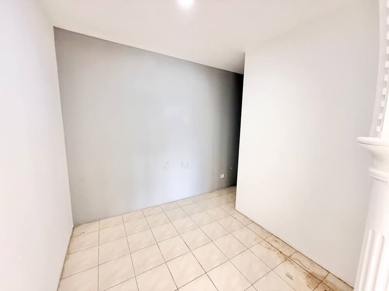 Apartment for Sale at Lakeview Apartments - Azmi . - PropertyGuru.com.my