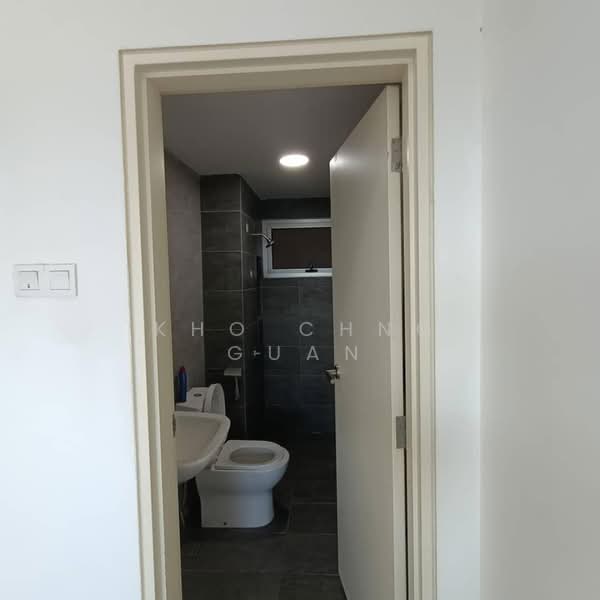 Servis Apartment untuk Dijual di Galleria Equine Park - Kho Chng Guan - Bathroom - PropertyGuru.com.my