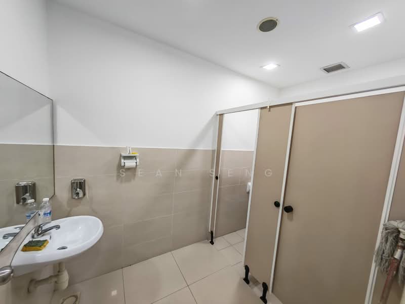 Pejabat untuk Disewa di Petaling Jaya (Selangor) - Sean Seng - Bathroom - PropertyGuru.com.my