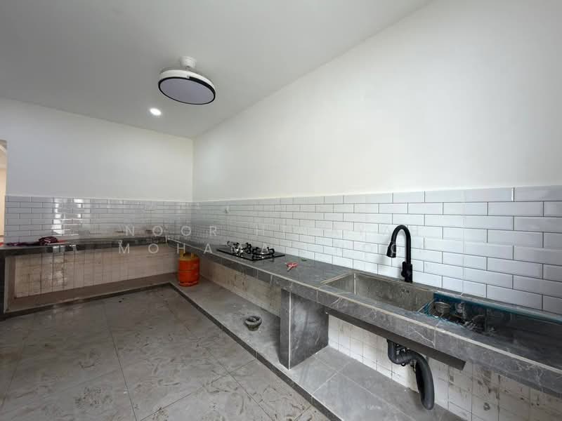 Rumah Teres 2 Tingkat untuk Dijual di Taman Setia (Klang) - Noor Hidayah Mohamad Noor - Kitchen - PropertyGuru.com.my