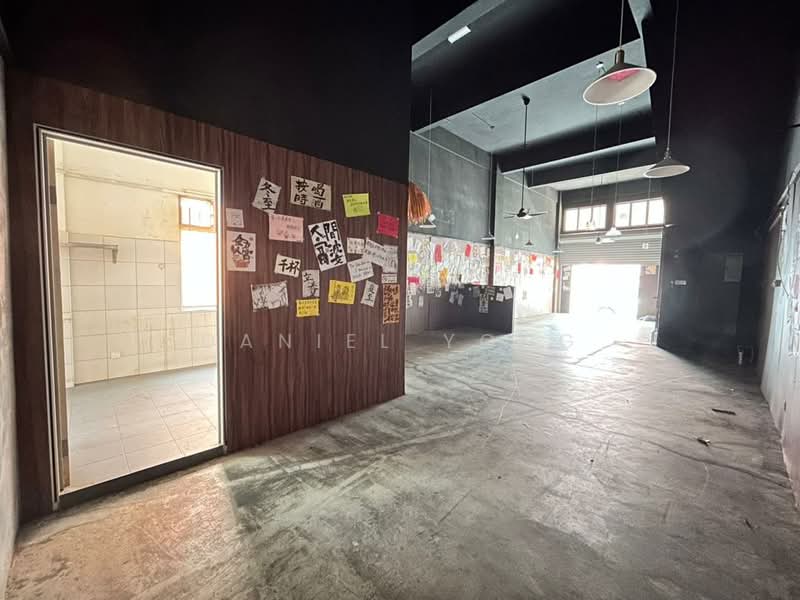 Shop for Rent in Taman Mount Austin (Tebrau) - Daniel Yong - Interior - PropertyGuru.com.my