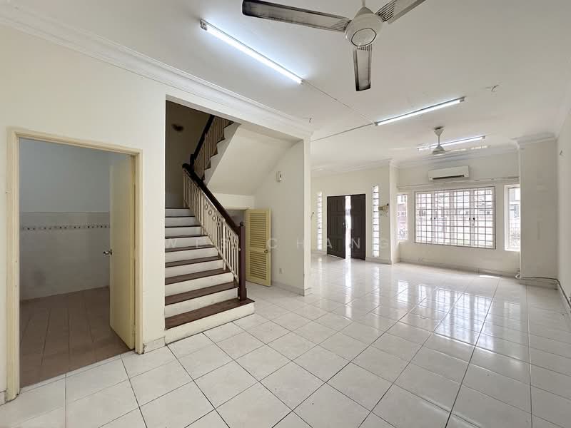 Terraced House for Sale in Mutiara Damansara (Selangor) - Wes Chang - Living Room - PropertyGuru.com.my