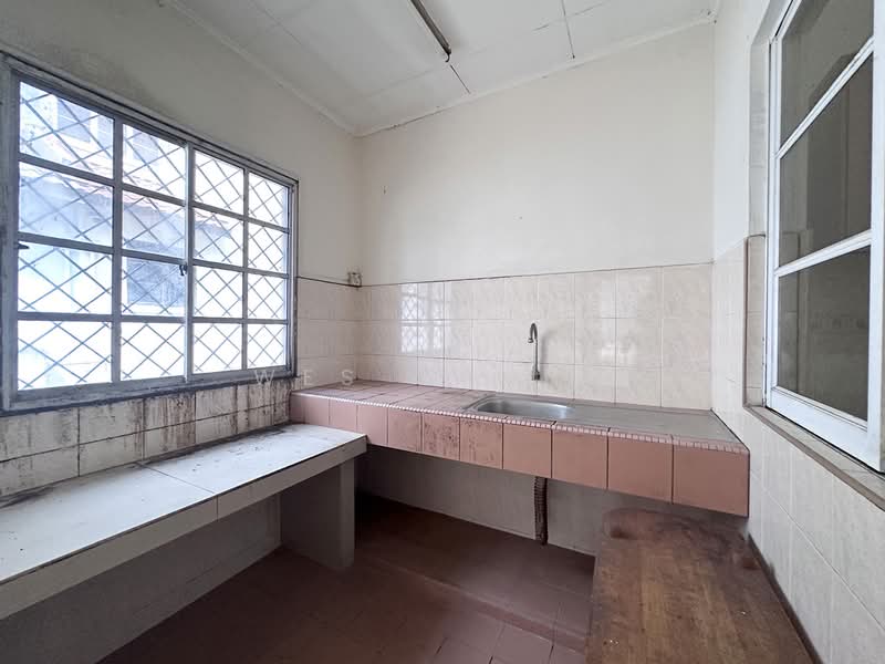 Terraced House for Sale in Mutiara Damansara (Selangor) - Wes Chang - Kitchen - PropertyGuru.com.my