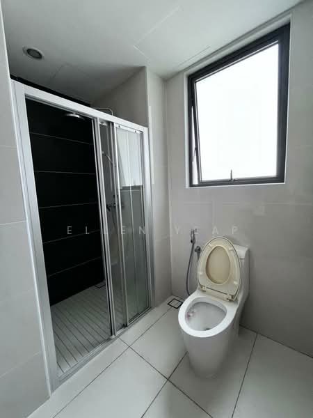 Kondominium untuk Disewa di Royal Strand @ Country Garden Danga Bay - Ellen Yeap - Bathroom - PropertyGuru.com.my