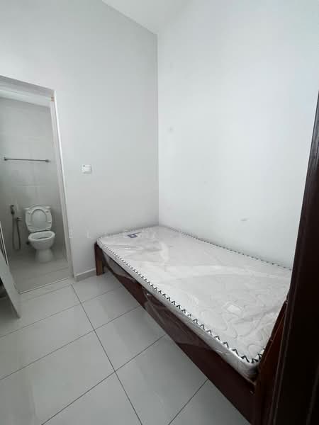 Kondominium untuk Disewa di Royal Strand @ Country Garden Danga Bay - Ellen Yeap - Bedroom - PropertyGuru.com.my