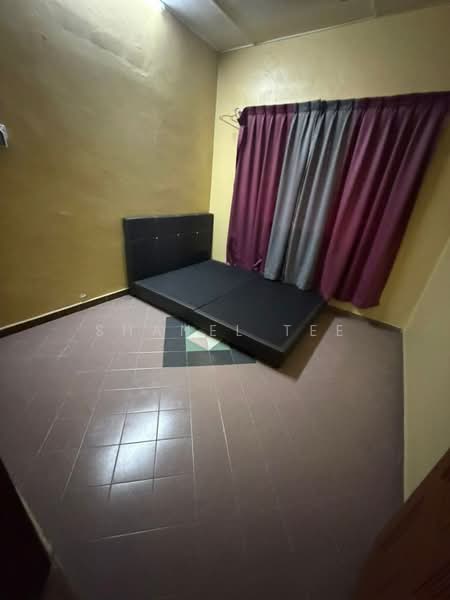 Bungalow for Sale in Taman Sri Lambak (Kluang) - Shanel Tee - Bedroom - PropertyGuru.com.my