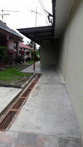 Bungalow for Sale in Taman Sri Lambak (Kluang) - Shanel Tee - PropertyGuru.com.my
