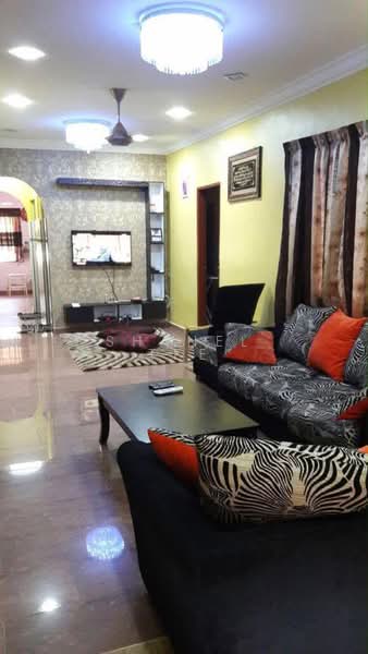 Bungalow for Sale in Taman Sri Lambak (Kluang) - Shanel Tee - Living Room - PropertyGuru.com.my