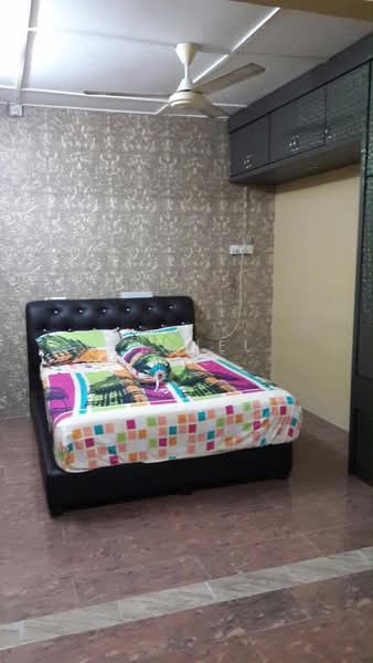 Bungalow for Sale in Taman Sri Lambak (Kluang) - Shanel Tee - Bedroom - PropertyGuru.com.my