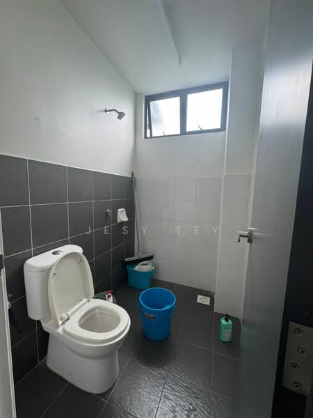 Kedai / Pejabat untuk Disewa di Setia Tropika (Johor Bahru) - Jesy Tey - Bathroom - PropertyGuru.com.my