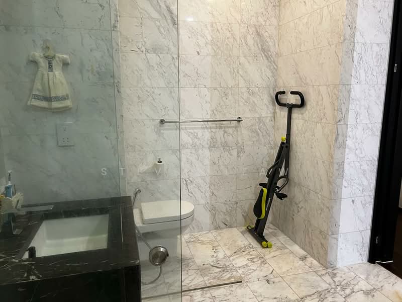 Servis Apartment untuk Disewa di Banyan Tree Signatures - Steven Leaw - 2nd Bathroom - PropertyGuru.com.my