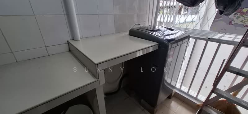 Flat for Rent at Taman Batu Bukit - Sunny Lok - Balcony - PropertyGuru.com.my