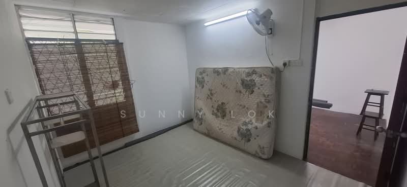 Flat for Rent at Taman Batu Bukit - Sunny Lok - Bedroom - PropertyGuru.com.my