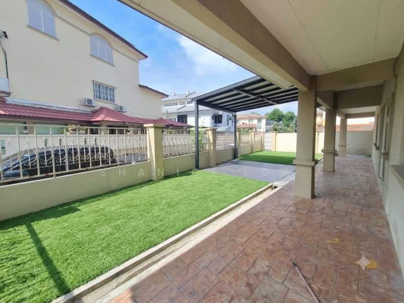 2.5-storey Terraced House for Sale in Bandar Puteri Puchong (Puchong) - Shanice Low - Exterior - PropertyGuru.com.my