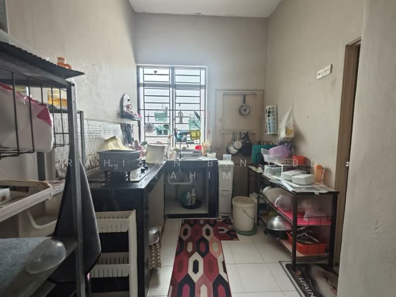 1-storey Terraced House for Sale in Taman Utama (Segamat) - Rahizan Bin Abd Rahim - Kitchen - PropertyGuru.com.my