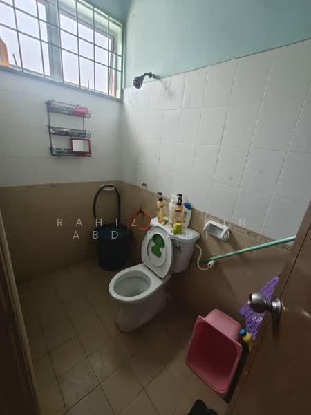 1-storey Terraced House for Sale in Taman Utama (Segamat) - Rahizan Bin Abd Rahim - Bathroom - PropertyGuru.com.my