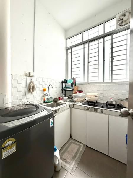 Pangsapuri untuk Disewa di Platinum Splendor Residence - Nini Malini - Kitchen - PropertyGuru.com.my