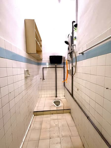 Rumah Teres 1 Tingkat untuk Dijual di Taman Sri Kluang (Kluang) - Shanel Tee - Bathroom - PropertyGuru.com.my