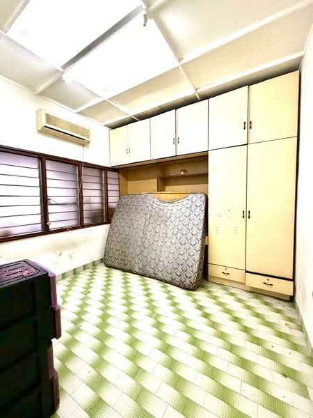 Rumah Teres 1 Tingkat untuk Dijual di Taman Sri Kluang (Kluang) - Shanel Tee - Bedroom - PropertyGuru.com.my