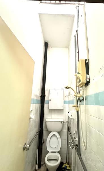 Rumah Teres 1 Tingkat untuk Dijual di Taman Sri Kluang (Kluang) - Shanel Tee - Bathroom - PropertyGuru.com.my