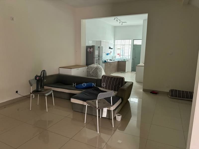 Rumah Teres 2 Tingkat untuk Dijual di Batu Maung (Penang) - Hong . - Living Room - PropertyGuru.com.my