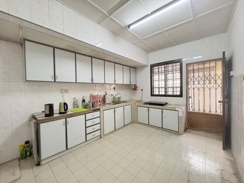 Rumah Teres 1-Tingkat untuk Dijual di Bandar Tiram (Ulu Tiram) - Sharon Wong Shu Shien - Kitchen - PropertyGuru.com.my