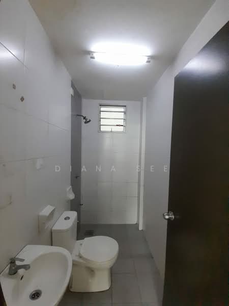 Pangsapuri untuk Disewa di Orchis Apartment - Diana See - Bathroom - PropertyGuru.com.my