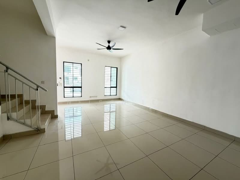 2.5-storey Terraced House for Sale in Shah Alam (Selangor) - Nelson Lee - Living Room - PropertyGuru.com.my