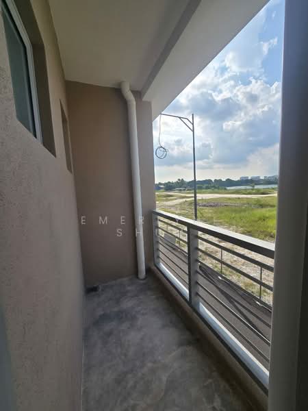 Shop / Office untuk Disewa di Bandar Metro Puchong (Puchong) - Emerlyne Shum - Balcony - PropertyGuru.com.my
