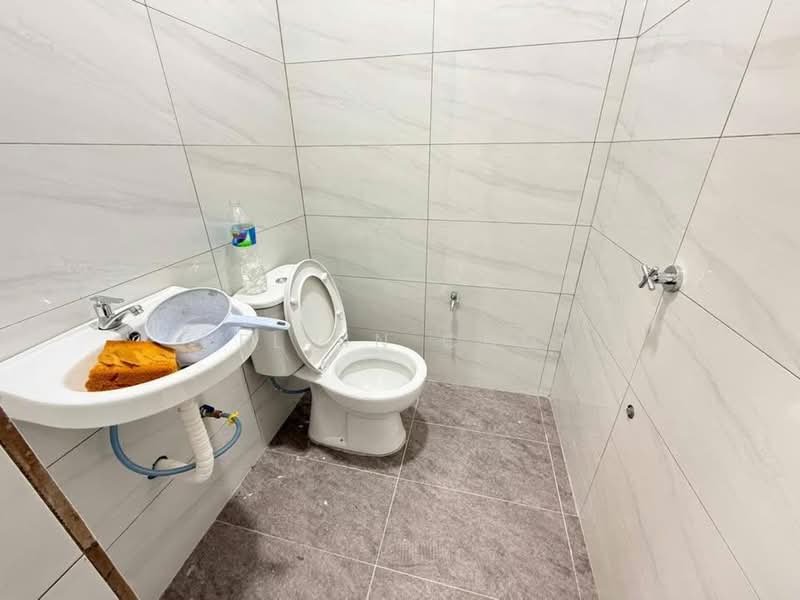 Rumah Teres 1 Tingkat untuk Dijual di Taman Johor Jaya (Johor Bahru) - Kelvin Chop - Bathroom - PropertyGuru.com.my
