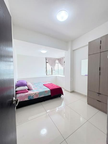 Service Residence for Sale at D'Inspire Residence (Inspira Bestari) - Alice Goh - Bedroom - PropertyGuru.com.my