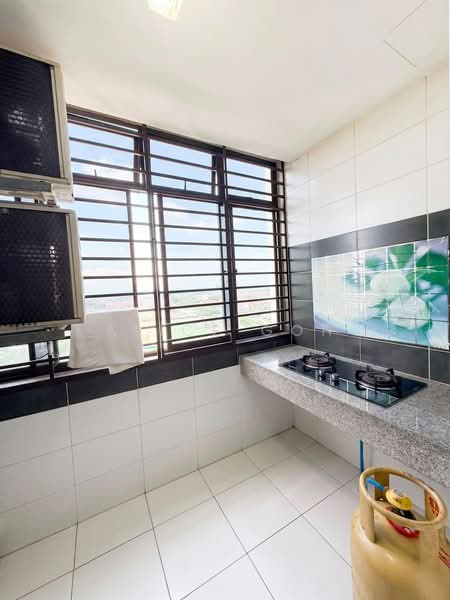 Service Residence for Sale at D'Inspire Residence (Inspira Bestari) - Alice Goh - Kitchen - PropertyGuru.com.my