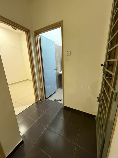 1-storey Terraced House for Rent in Kluang (Johor) - Shanel Tee - Entrance - PropertyGuru.com.my