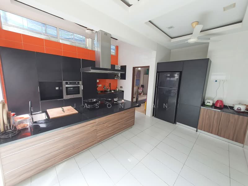 Semi-Detached House for Sale in Taman Equine (Seri Kembangan) - Jason Tan - Kitchen - PropertyGuru.com.my