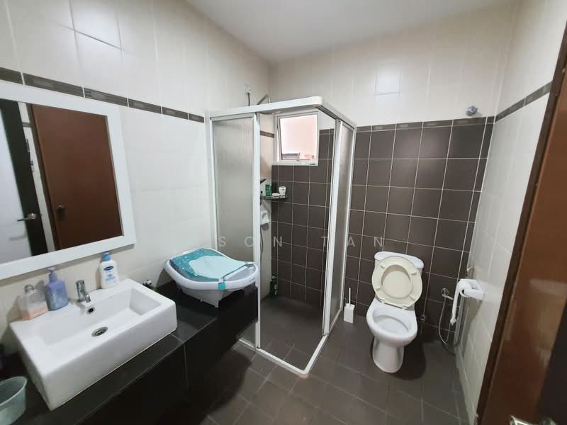 Semi-Detached House for Sale in Taman Equine (Seri Kembangan) - Jason Tan - Bathroom - PropertyGuru.com.my