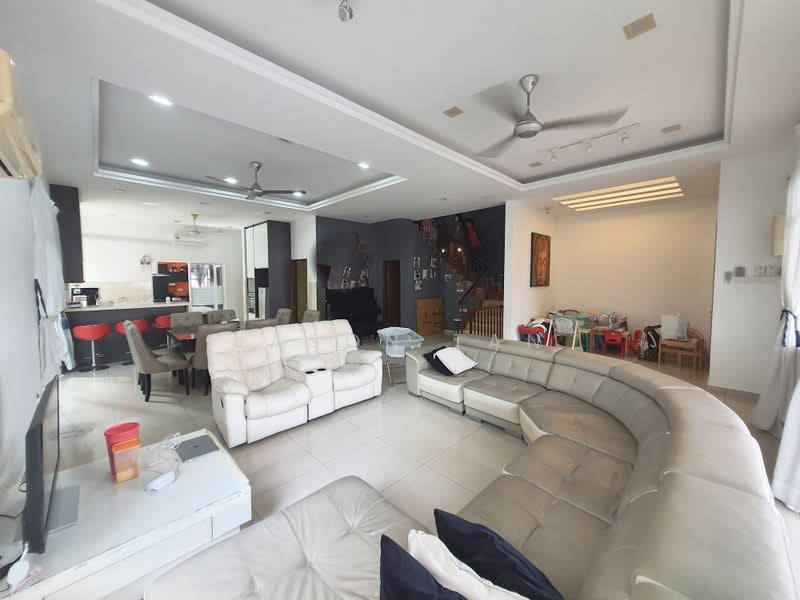 Semi-Detached House for Sale in Taman Equine (Seri Kembangan) - Jason Tan - Living Room - PropertyGuru.com.my