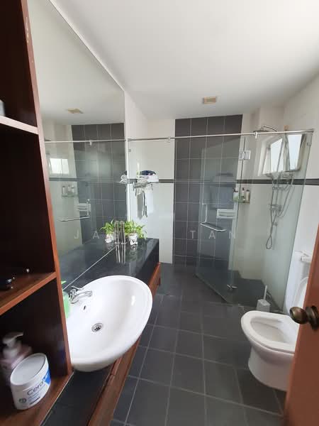 Semi-Detached House for Sale in Taman Equine (Seri Kembangan) - Jason Tan - Bathroom - PropertyGuru.com.my