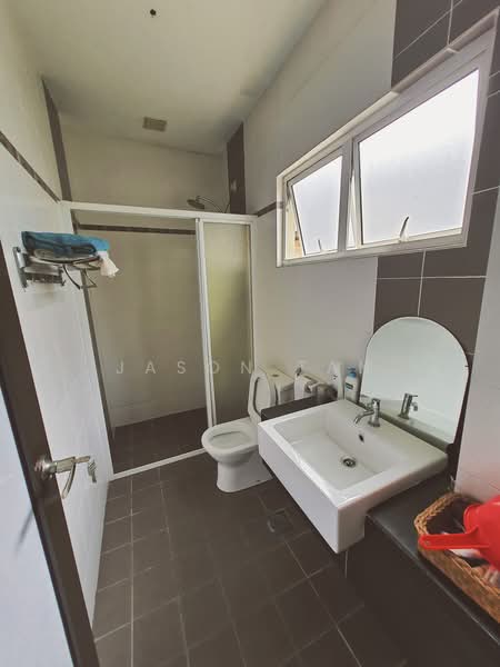 Semi-Detached House for Sale in Taman Equine (Seri Kembangan) - Jason Tan - Bathroom - PropertyGuru.com.my