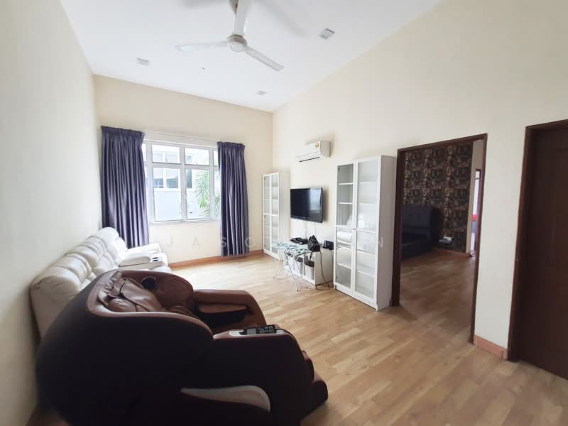 Semi-Detached House for Sale in Taman Equine (Seri Kembangan) - Jason Tan - Living Room - PropertyGuru.com.my