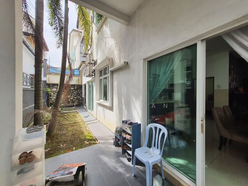 Semi-Detached House for Sale in Taman Equine (Seri Kembangan) - Jason Tan - Exterior - PropertyGuru.com.my