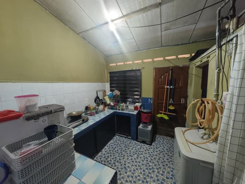 Rumah Teres 2 Tingkat untuk Dijual di Taman Kuso (Kota Tinggi) - Rahizan Bin Abd Rahim - Kitchen - PropertyGuru.com.my